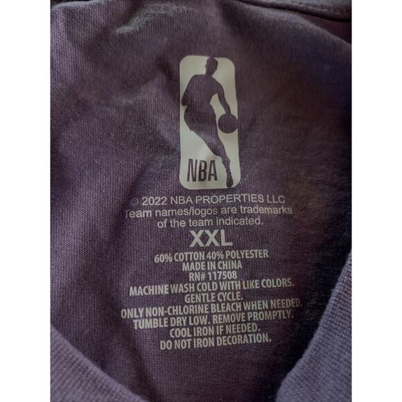 LA Lakers Womens Size XL And XXL Purple '17X CHAMPIONS' Bleached Cropped Tee NWT - Picture 6 of 11